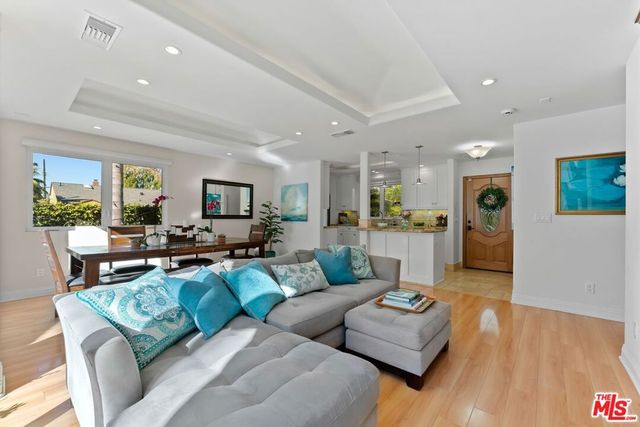 3251 Stewart Avenue, Los Angeles, CA 90066