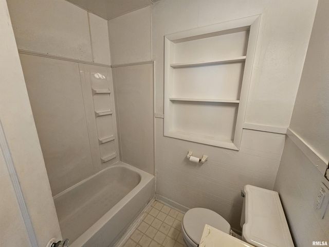 2712 LOGAN Street, Mt Vernon, IL 62864