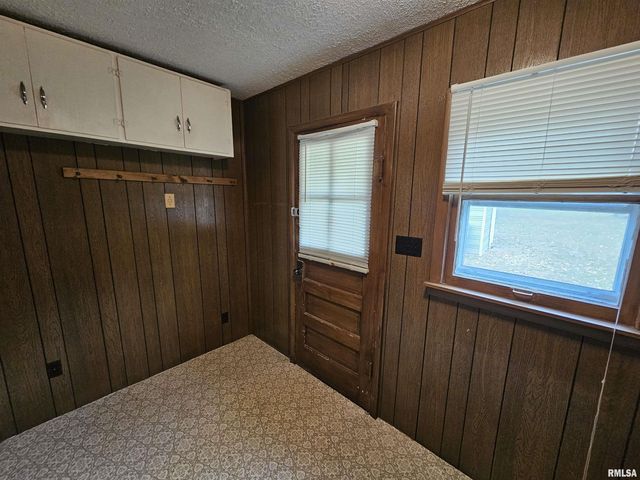 2712 LOGAN Street, Mt Vernon, IL 62864