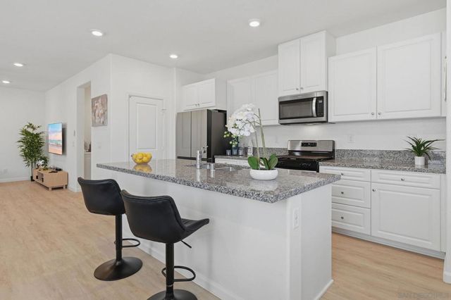 973 Bradley Way, Vista, CA 92081