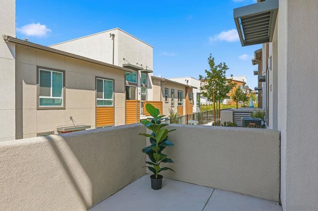 973 Bradley Way, Vista, CA 92081