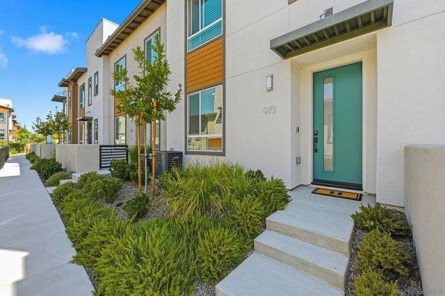 973 Bradley Way, Vista, CA 92081