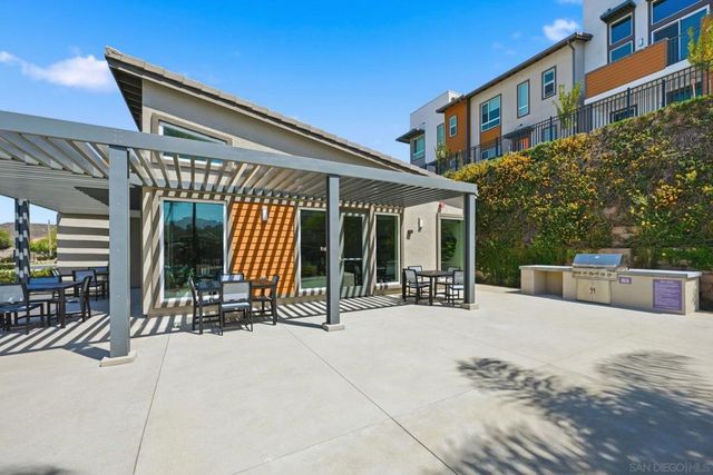 973 Bradley Way, Vista, CA 92081