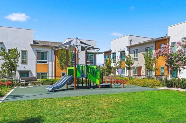 973 Bradley Way, Vista, CA 92081