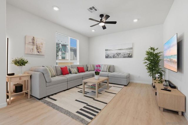 973 Bradley Way, Vista, CA 92081