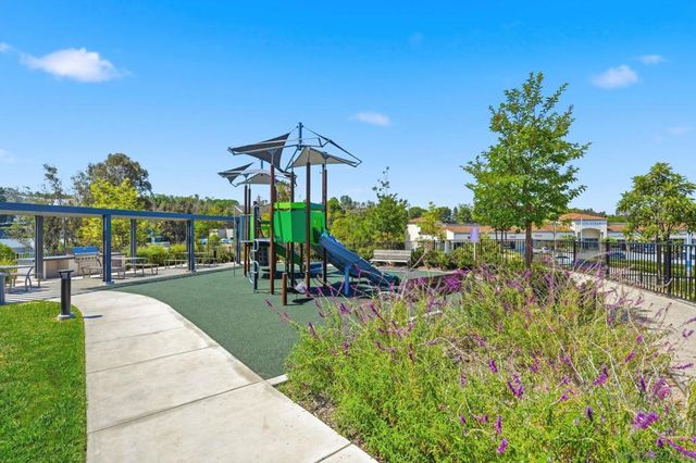 973 Bradley Way, Vista, CA 92081