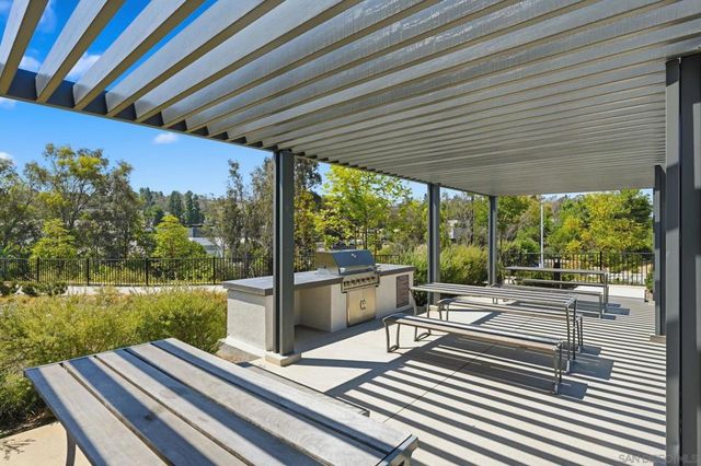 973 Bradley Way, Vista, CA 92081