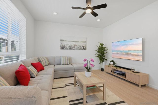 973 Bradley Way, Vista, CA 92081