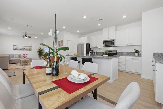 973 Bradley Way, Vista, CA 92081