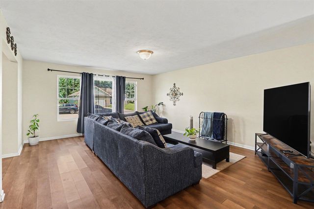 823 Beth Avenue, Kalamazoo, MI 49004