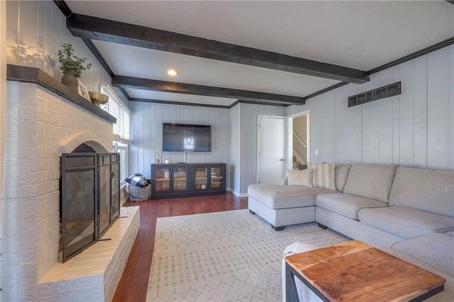 7802 WESTGATE Drive, Lenexa, KS 66216