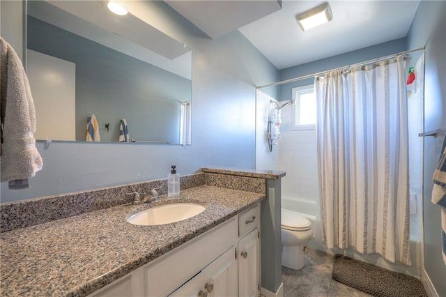 7802 WESTGATE Drive, Lenexa, KS 66216