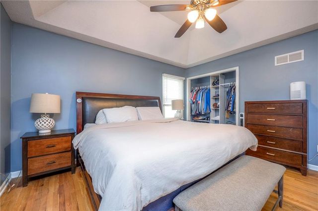 7802 WESTGATE Drive, Lenexa, KS 66216