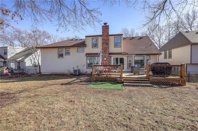 7802 WESTGATE Drive, Lenexa, KS 66216