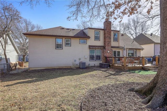 7802 WESTGATE Drive, Lenexa, KS 66216
