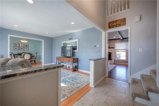 7802 WESTGATE Drive, Lenexa, KS 66216
