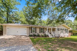 4132 Comanche Drive, Jackson, MS 39211