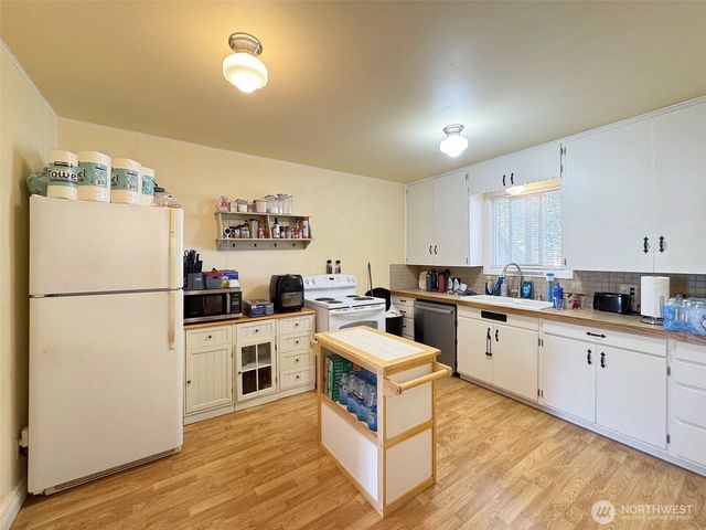 3018 S Peabody Street, Port Angeles, WA 98362