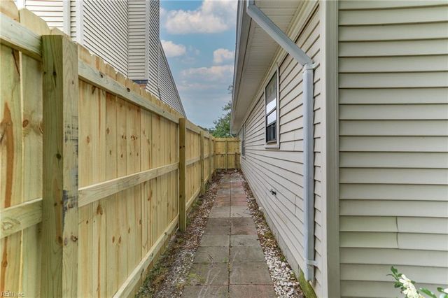 1900 Keeter RN, Chesapeake, VA 23320