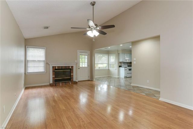 1900 Keeter RN, Chesapeake, VA 23320