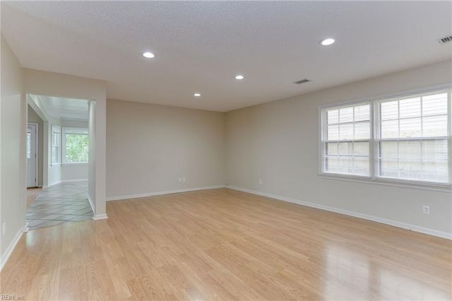 1900 Keeter RN, Chesapeake, VA 23320