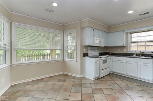 1900 Keeter RN, Chesapeake, VA 23320