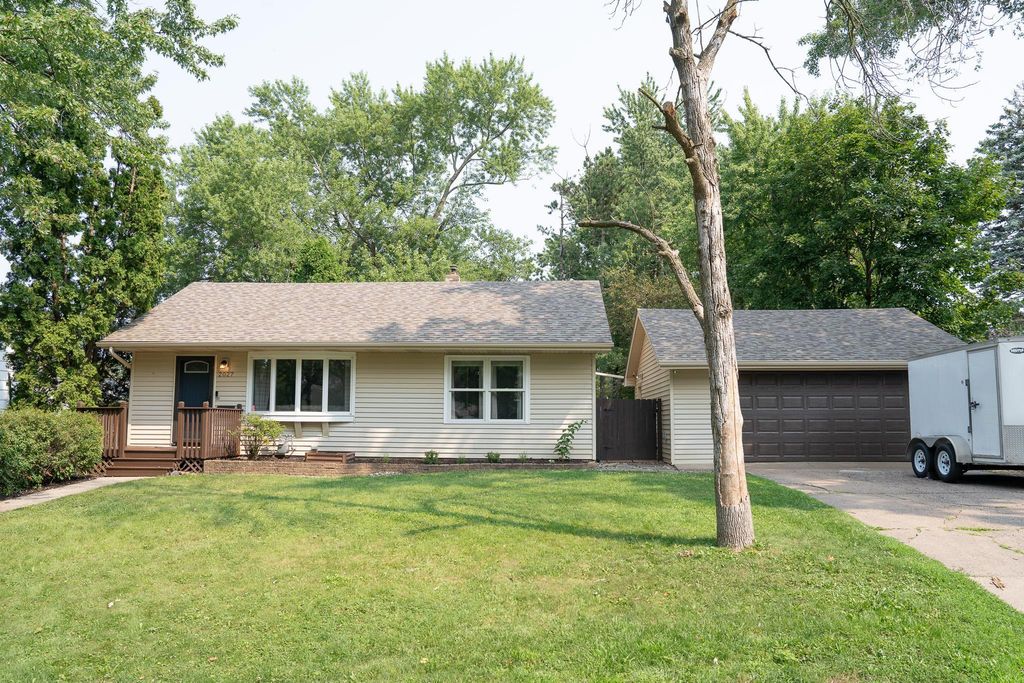 2027 Northwood Drive, North Saint Paul, MN 55109 — photo 2