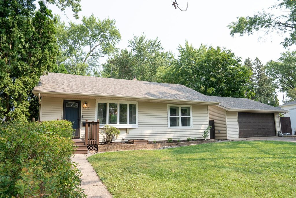 2027 Northwood Drive, North Saint Paul, MN 55109 — photo 4