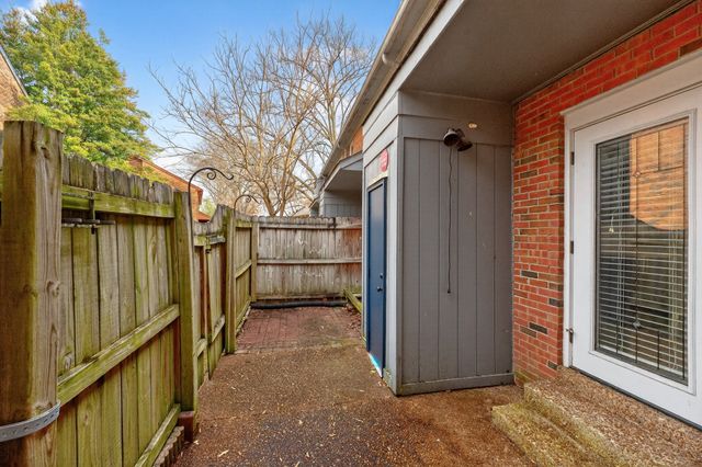 5515 Country Dr Apt 30, Nashville, TN 37211