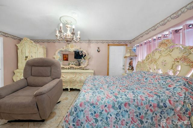 8 Monaghan Road, Edison, NJ 08817