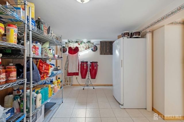 8 Monaghan Road, Edison, NJ 08817