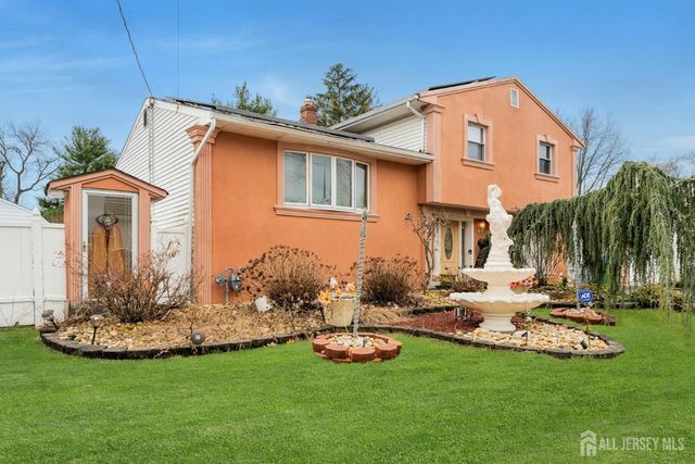 8 Monaghan Road, Edison, NJ 08817