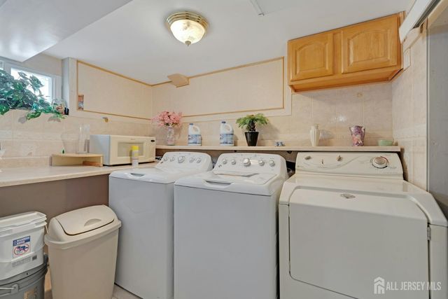 8 Monaghan Road, Edison, NJ 08817