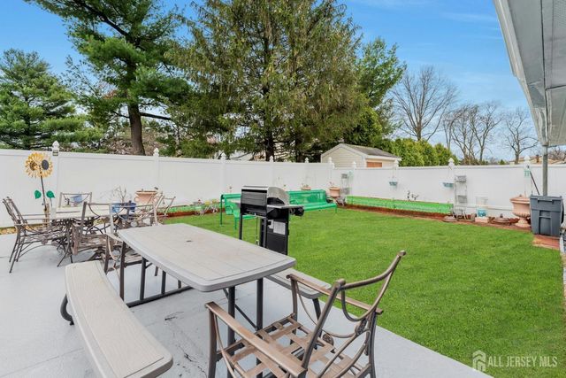 8 Monaghan Road, Edison, NJ 08817