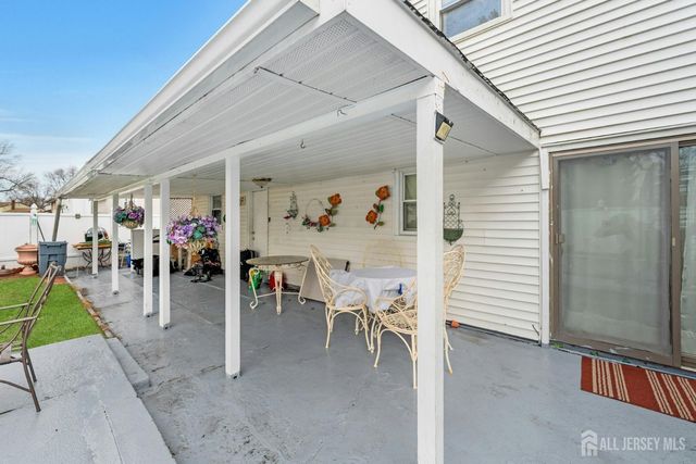 8 Monaghan Road, Edison, NJ 08817