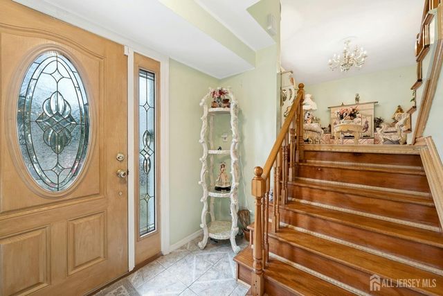 8 Monaghan Road, Edison, NJ 08817