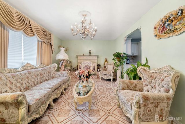 8 Monaghan Road, Edison, NJ 08817