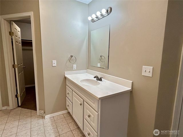 618 Woodland Loop NE, Ocean Shores, WA 98569