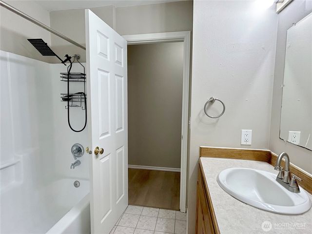 618 Woodland Loop NE, Ocean Shores, WA 98569