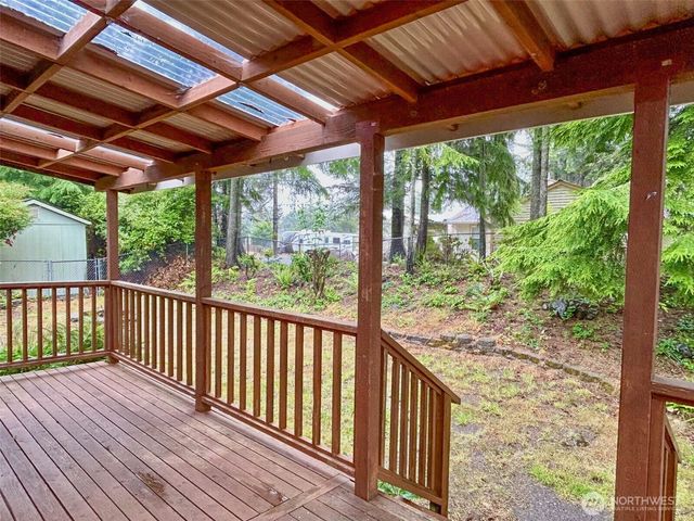 618 Woodland Loop NE, Ocean Shores, WA 98569