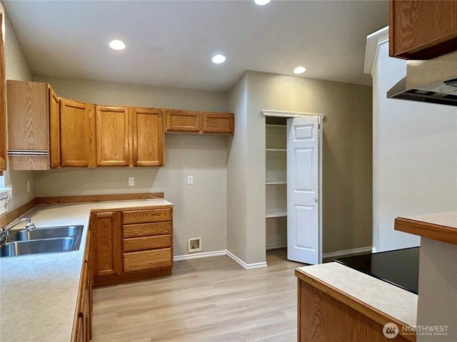 618 Woodland Loop NE, Ocean Shores, WA 98569