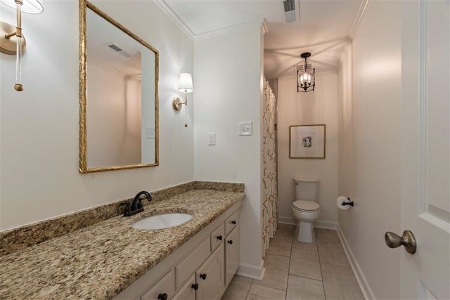 8229 PINE VALLEY LN, Germantown, TN 38139