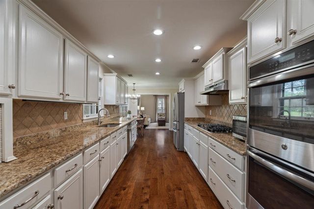 8229 PINE VALLEY LN, Germantown, TN 38139