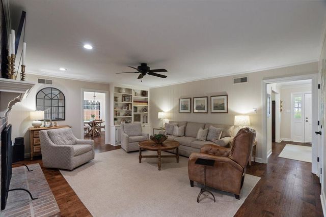 8229 PINE VALLEY LN, Germantown, TN 38139