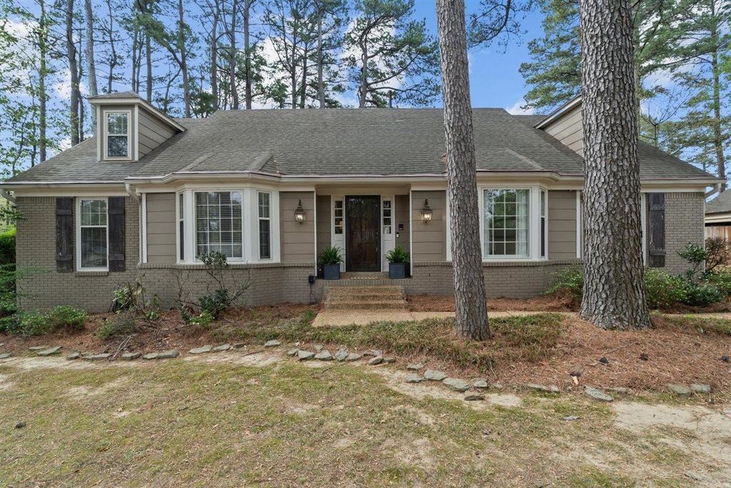 8229 PINE VALLEY LN, Germantown, TN 38139