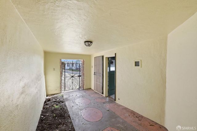 738 Shields Street, San Francisco, CA 94132