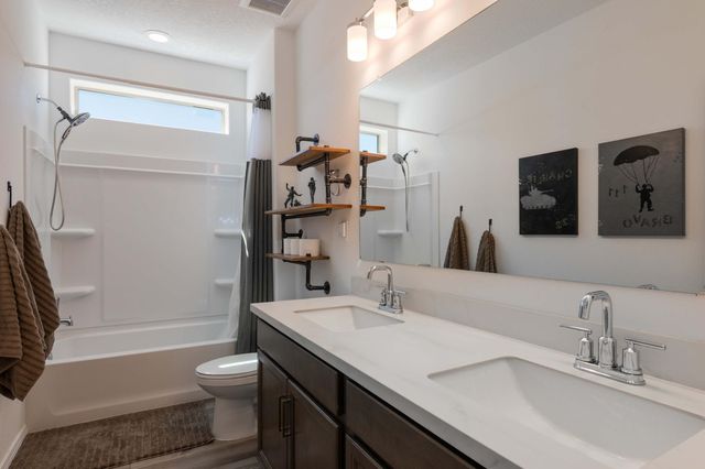 6806 Sydney Drive NE, Rio Rancho, NM 87144