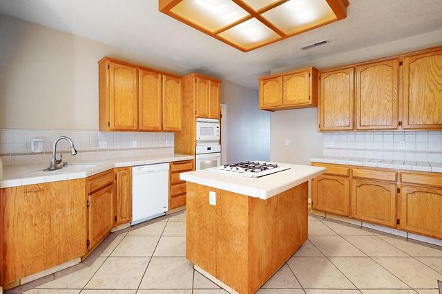 2127 Pepperwood Dr, Yuba City, CA 95993