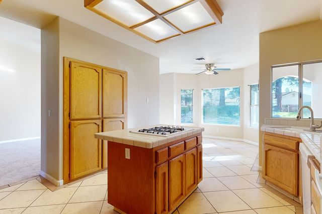 2127 Pepperwood Dr, Yuba City, CA 95993