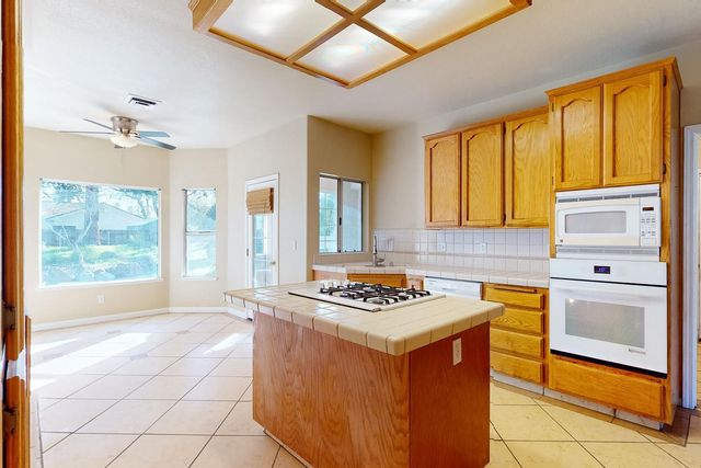 2127 Pepperwood Dr, Yuba City, CA 95993